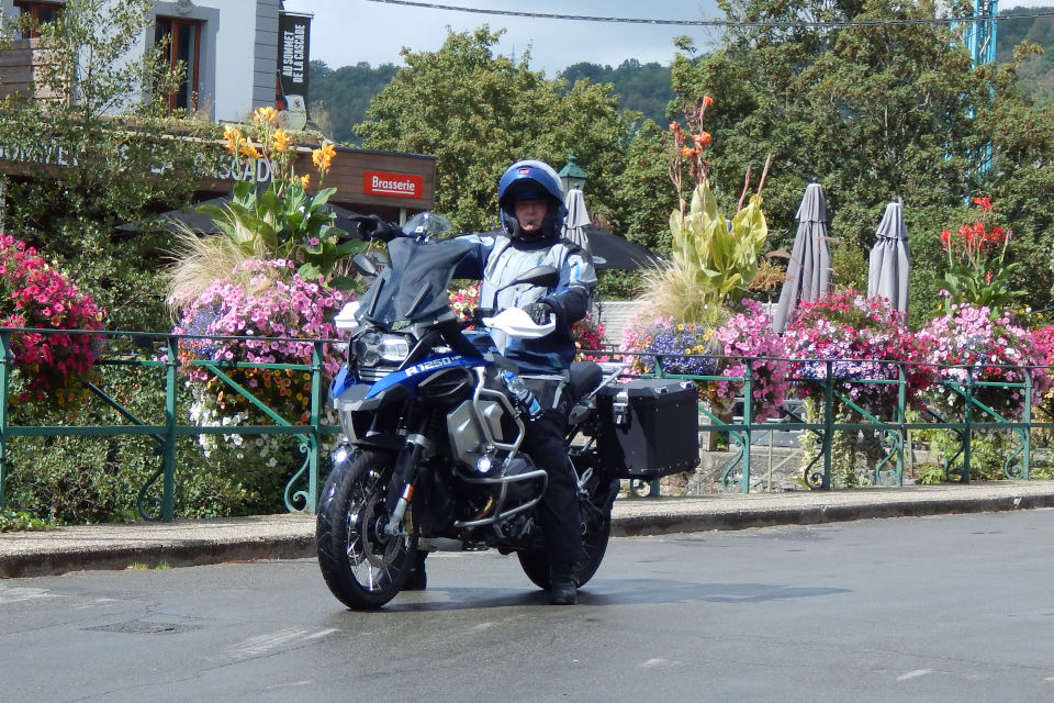 Motorrijbewijspoint Deurne examengarantie AVB en AVD